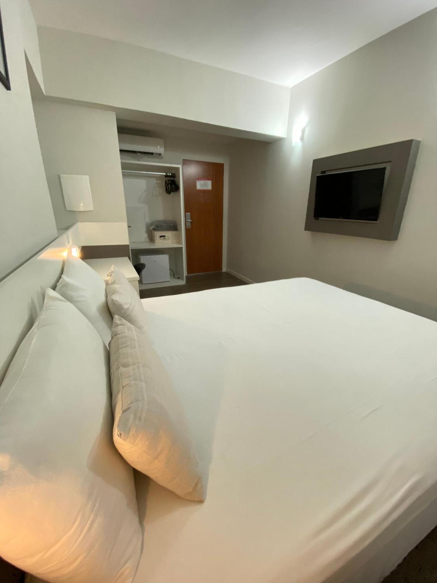 It'S Hotel Caratinga Buitenkant foto