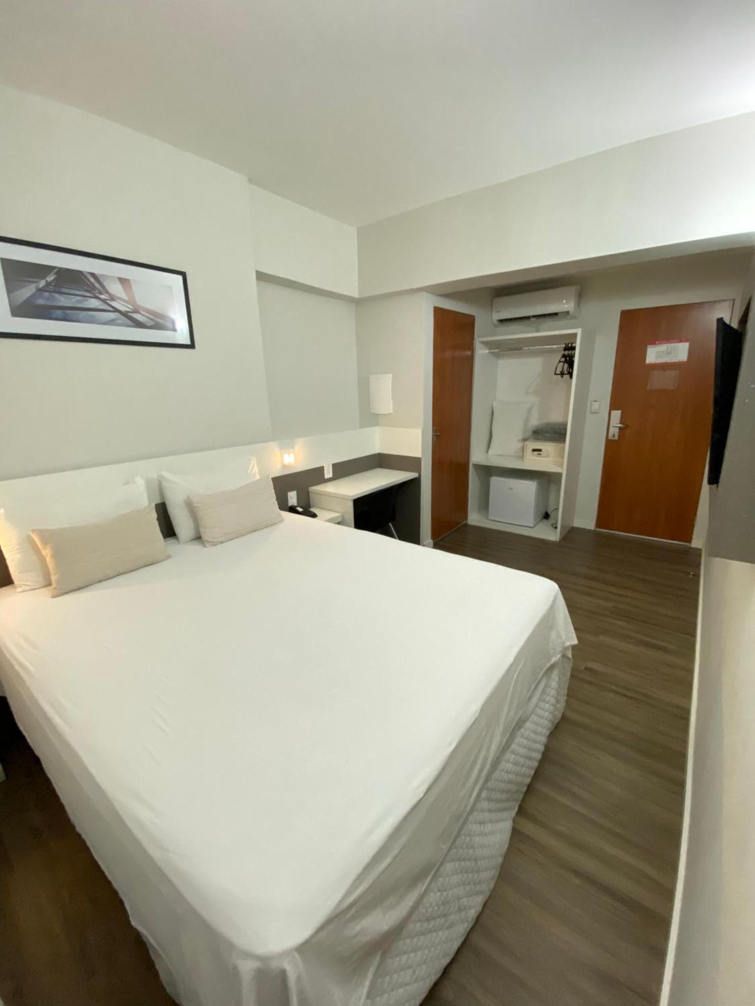 It'S Hotel Caratinga Buitenkant foto